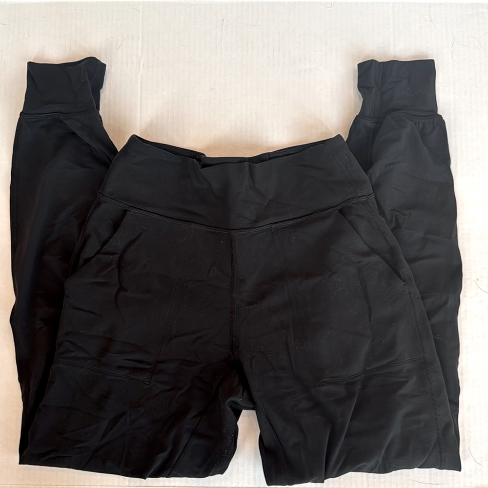 Women’s Lululemon joggers size 4, black